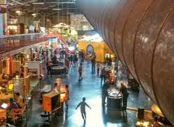The place also exists with one alluring outdoor gallery which provides an opportunity to experience different the Bay area in which visitors can explo